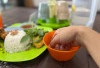 8 Manfaat Makan Menggunakan Tangan, Menyatu dengan Alam Hingga Menambah Bakteri Baik