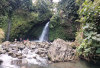 Wisata Air Terjun Jadi Rutinitas Healing Keluarga